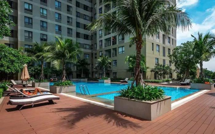 Masteri near Landmark81 pool, River & pool view,
