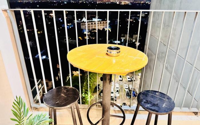 Masteri near Landmark81 pool, River & pool view,