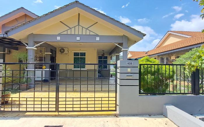 Auni's homestay