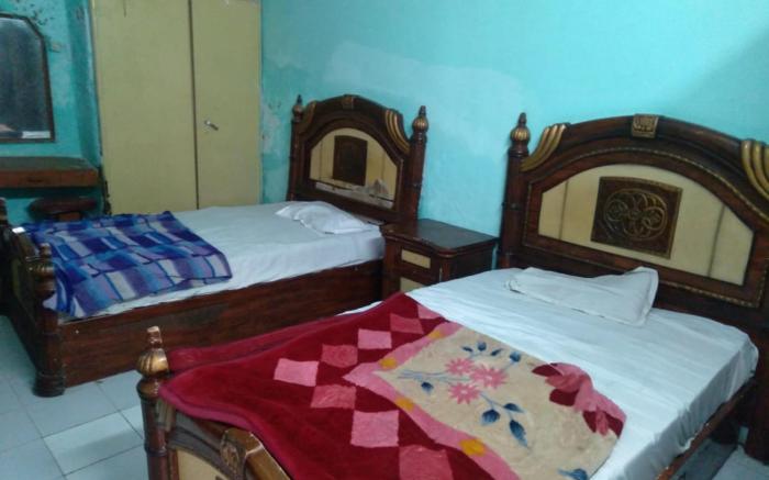 Goroomgo Viren International Agra