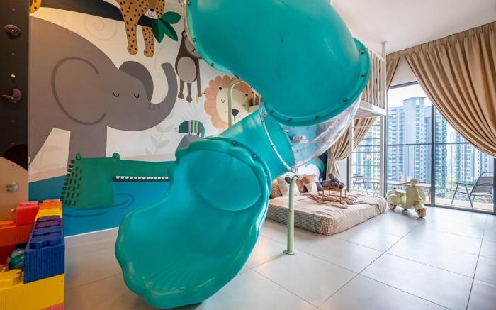 KL No.1 Kids Slides w Climbing Wall Kids Friendly