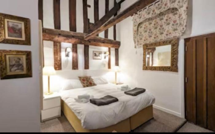 The George Hotel