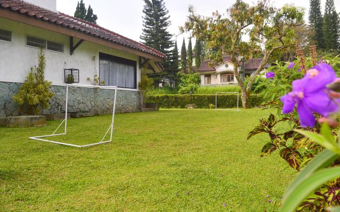 Villa ChavaMinerva Bata Ciater with Private Pool