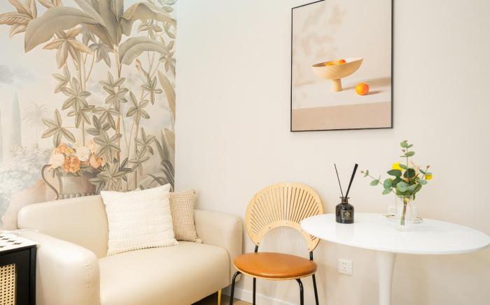 [自家住20】国家会展中心、虹桥火车站、虹桥机场、巨幕投影、麻将棋牌、三居室五床可住6人