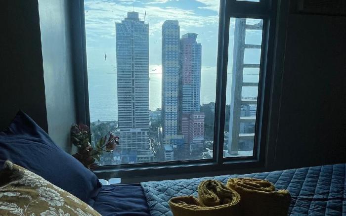 Studio Penthouse  Unit/Walk Away to USEm&SLEC