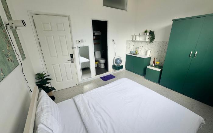 B Homeaway F69