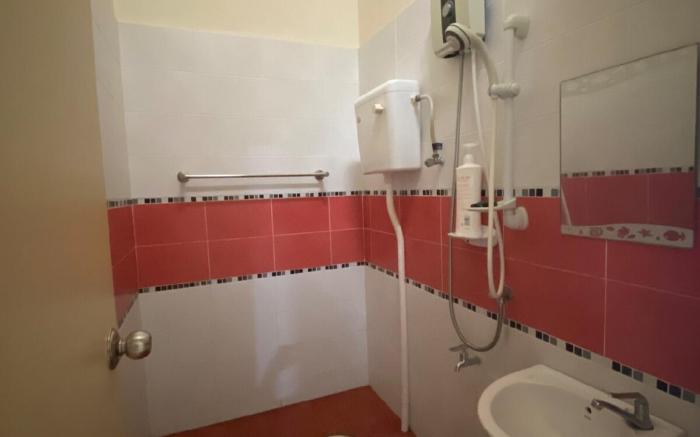 Raihana Homestay (BKD) [3BR; Wi-Fi; Netflix]