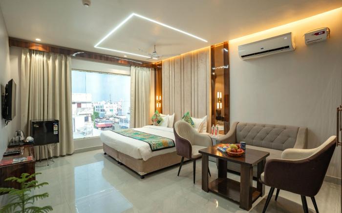 Tripli Hotels Evara Inn