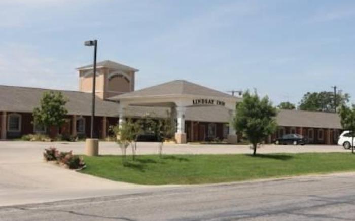 Lindsay Inn