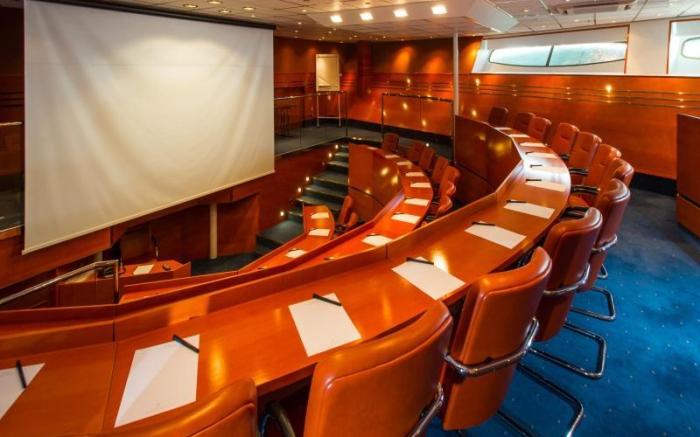 Sunborn Yacht Hotel London
