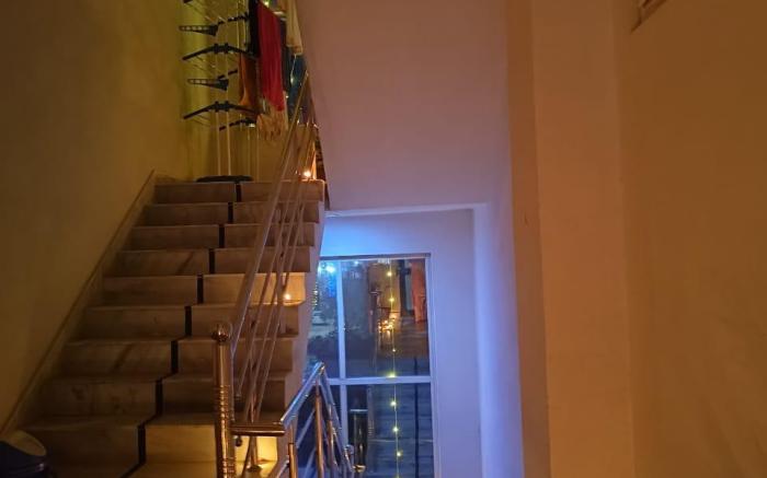 Homestay Room in Vrindavan, Radha Florence 