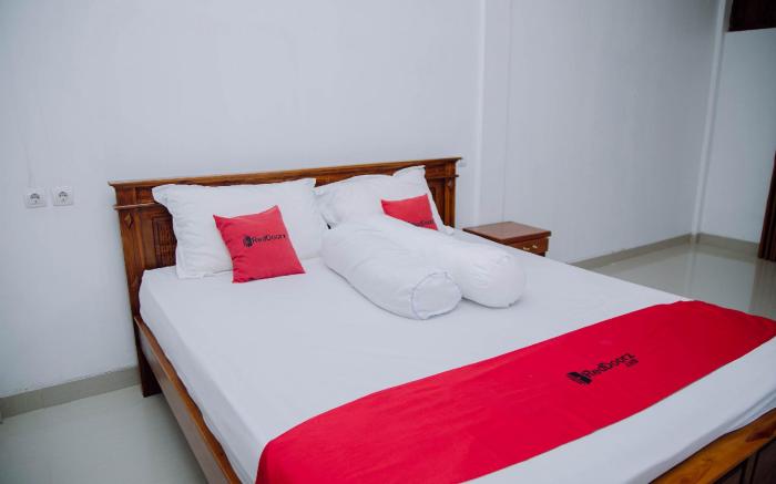 RedDoorz @ Villa Bukit Senyum Lombok