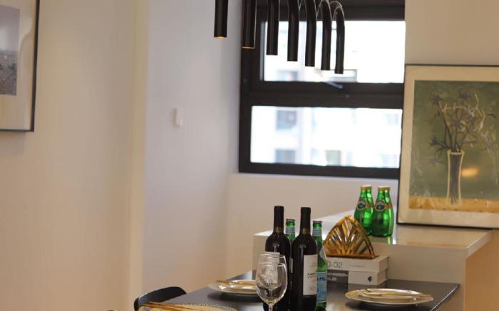 Warm Three Bedroom Apt near Xintiandi