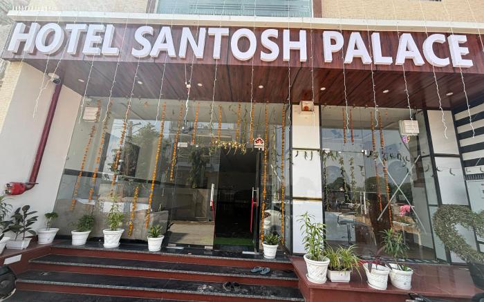 Hotel Santosh Palace