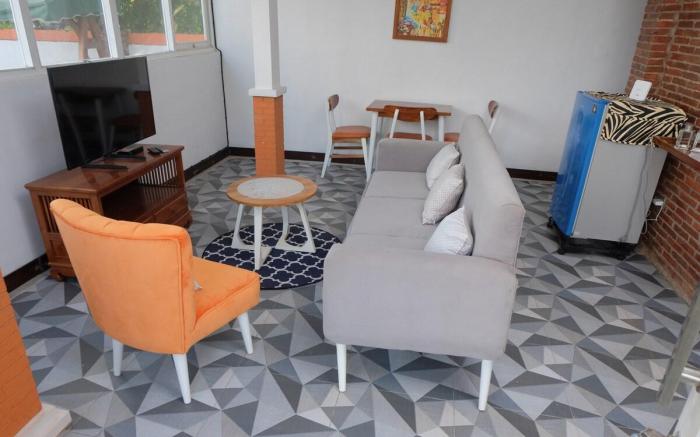 Shoreside Semat, Beachfront Flat