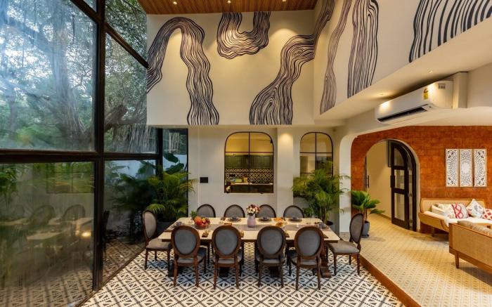 Six BR Luxe Villa w/Pool Near Beach