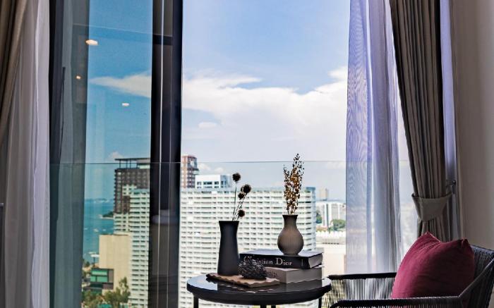 Luxury Sea View Condo Edge Central Pattaya