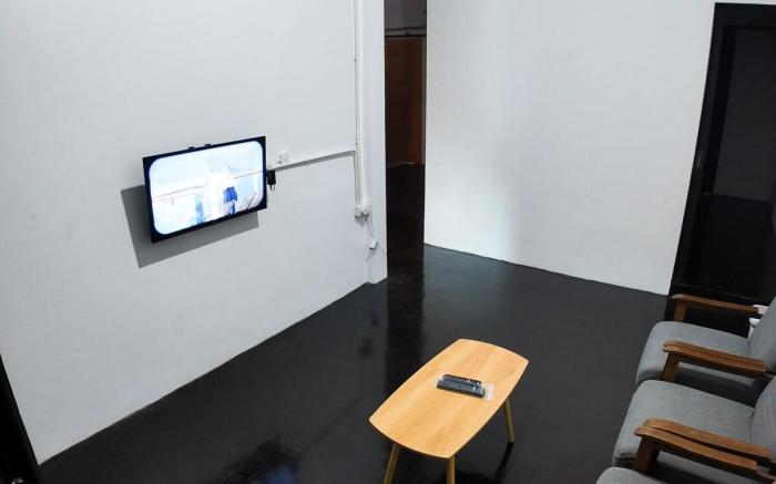 Black House for 2-6 people with EV car charger