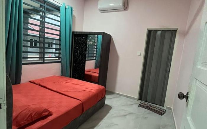 HOMESTAY KELUARGA (INDAH)
