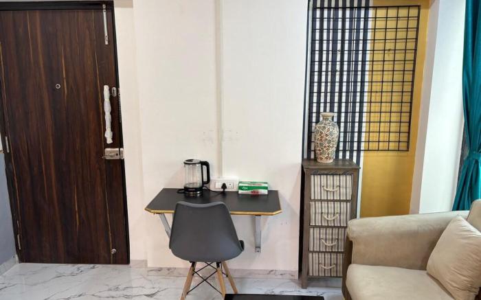 Bright 1 BHK- Close to Lilavati - Bandra west