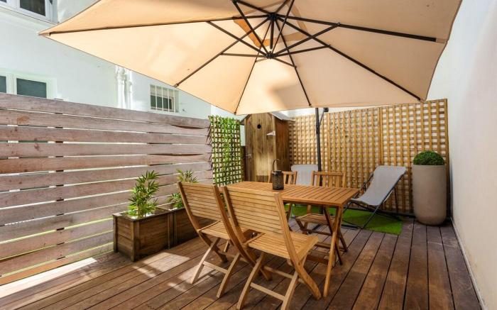 Unique! 500m to Eiffel Tower: Duplex with terrace!