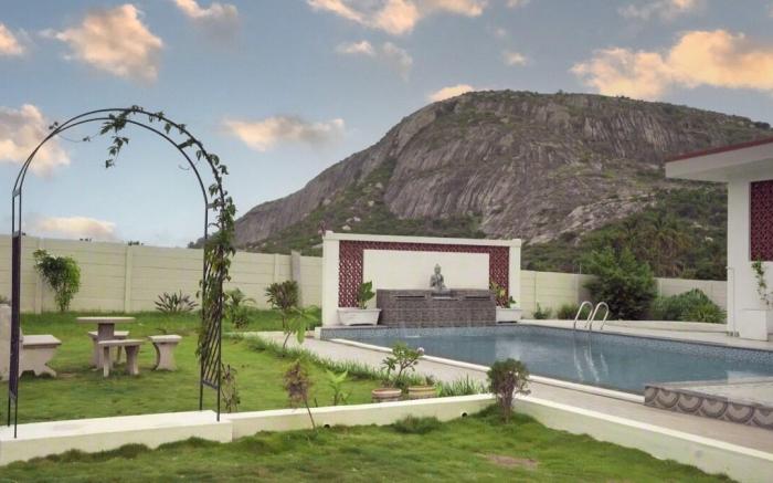 Retreat on the Ridge - 4BR Hill View Pool Villa