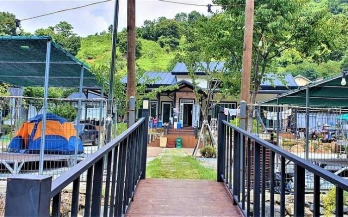 Hamyang Baekmudongmaru Park Pension Campsite