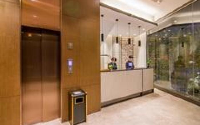 Home Inn Plus Shanghai Zhongshan Park Jiangsu Road Metro Station