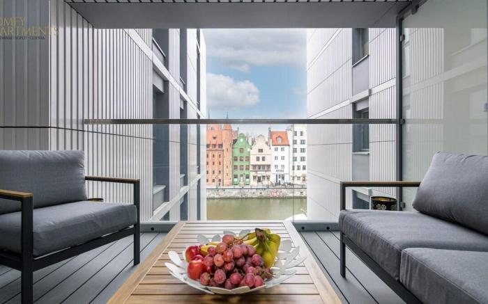 Unique apartment in Old Town with a king size bed