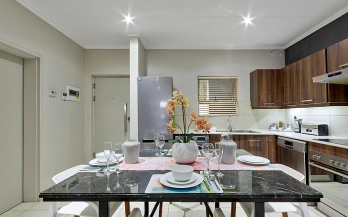 Sandton City Luxury Apartment