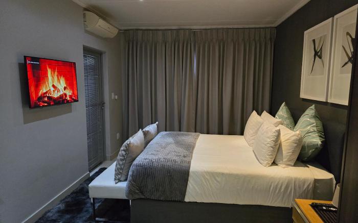Sandton City Luxury Apartment