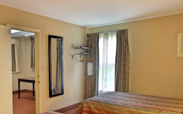 Rodeway Inn & Suites