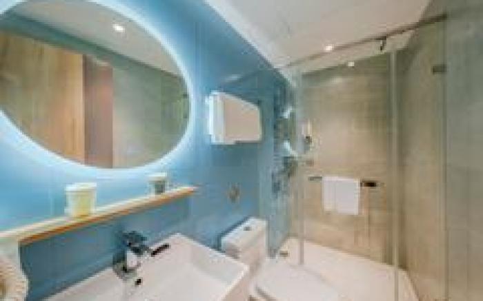 Home Inn Neo Shanghai Wusong International Cruise Port Youyi Road Metro Station