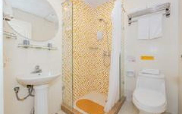 Home Inn Neo Shanghai World Expo Park Shangnan Gaoqing Road Metro Station