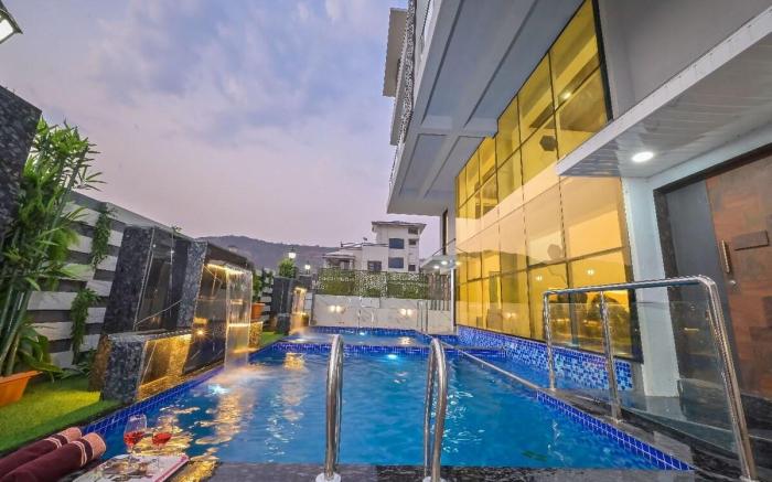 Luxury 6BHK(3+3BHK)Villa, 2 Pools & Mountain Views