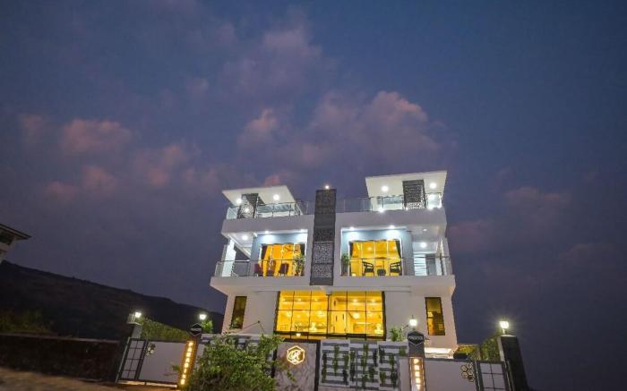 Luxury 6BHK(3+3BHK)Villa, 2 Pools & Mountain Views