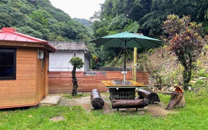 Mamuvilla in a House in the Forest