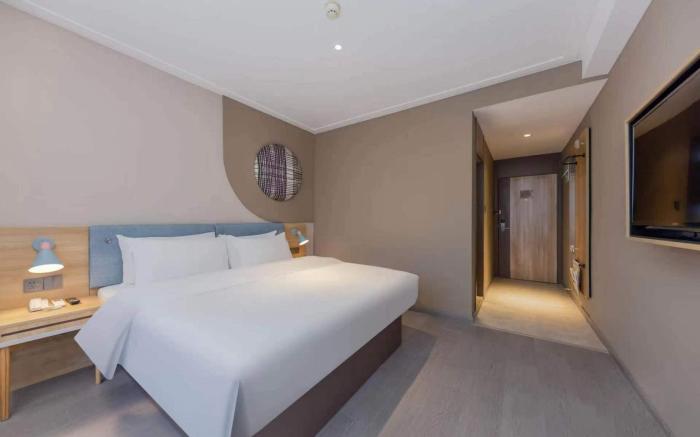 Home Inn Neo Hangzhou West Lake Southern Song Imperial Street Ding'an Road Metro Station