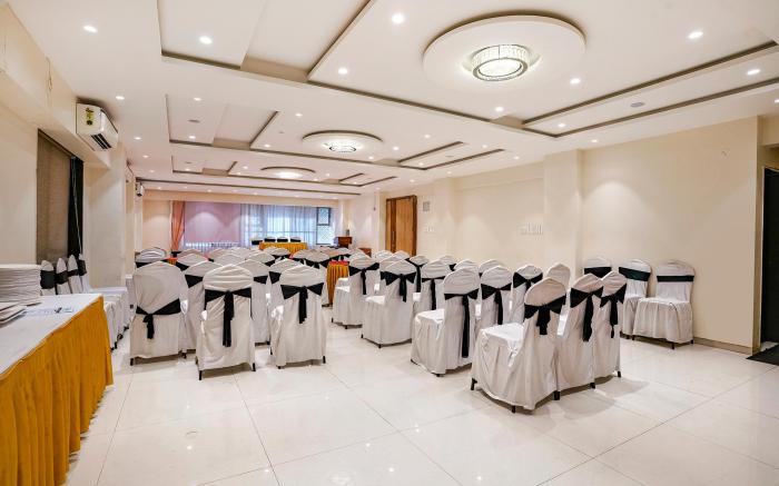 FabHotel Prime Majhali