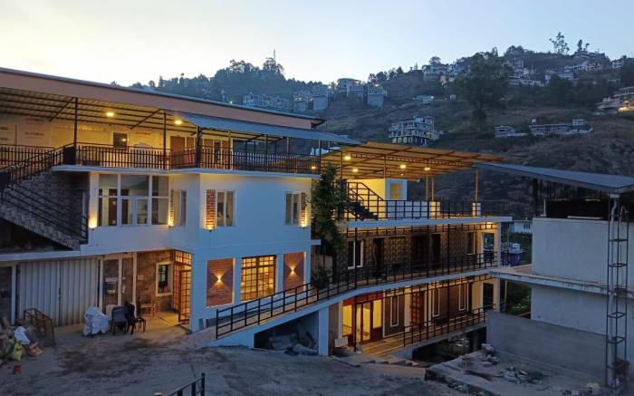 MISTY VALLEY INN