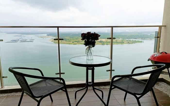 seaviews/4-13pax/ciq/johor bahru/KSL/midvalley