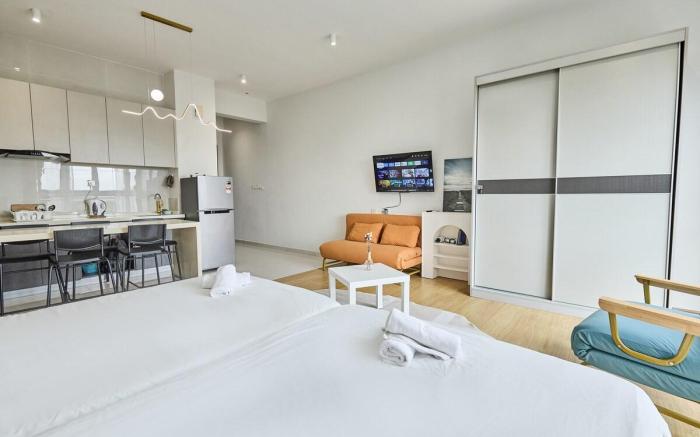 Danga Bay suite by JustHome 5pax