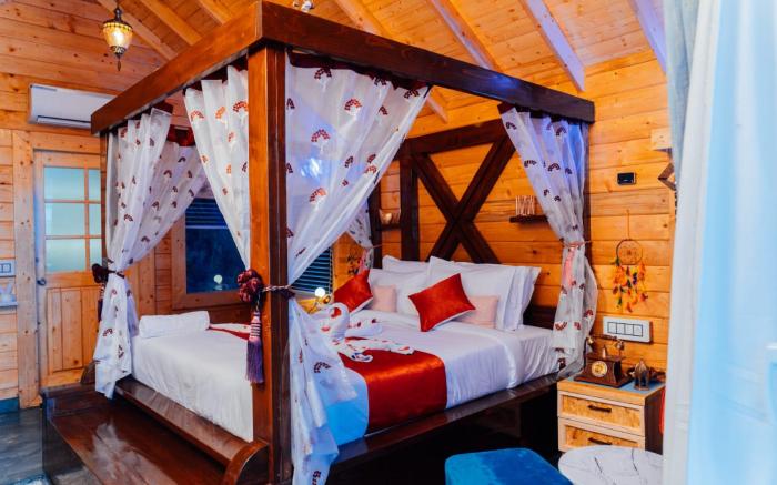 Lovely Hawk Wooden Cottage KPHB