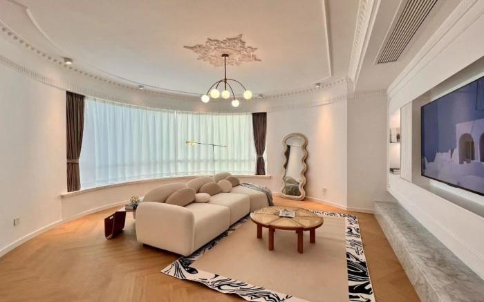 Bund View 3 Bedrooms 4 Beds Apartment