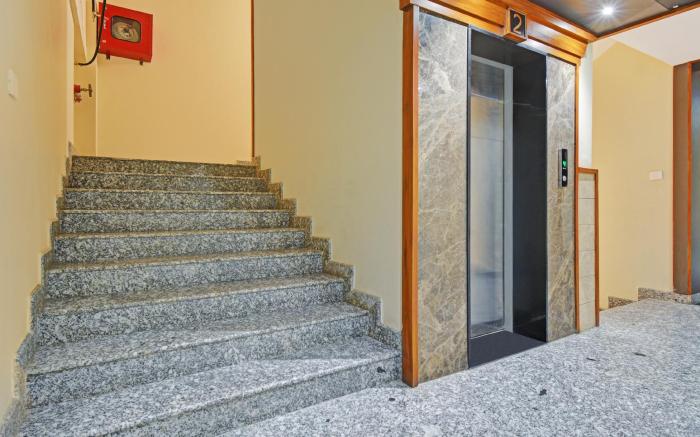 Hotel Mandovin Near Railway Station