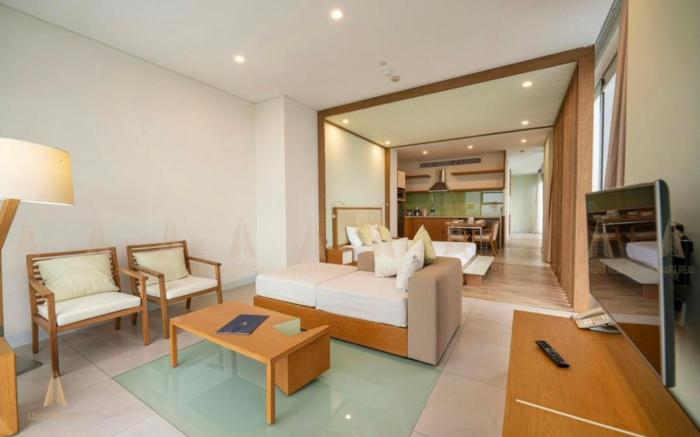 2 Bedroom Apartment with Direct Sea View