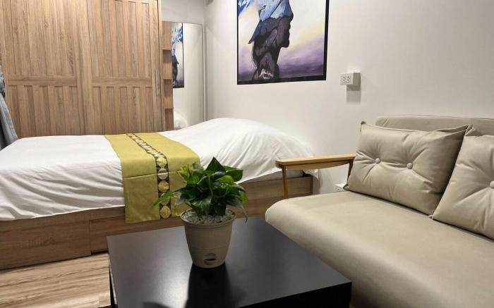 Independent Garden Courtyard, Two Bedrooms, Two Bathrooms, Accommodates 5 People