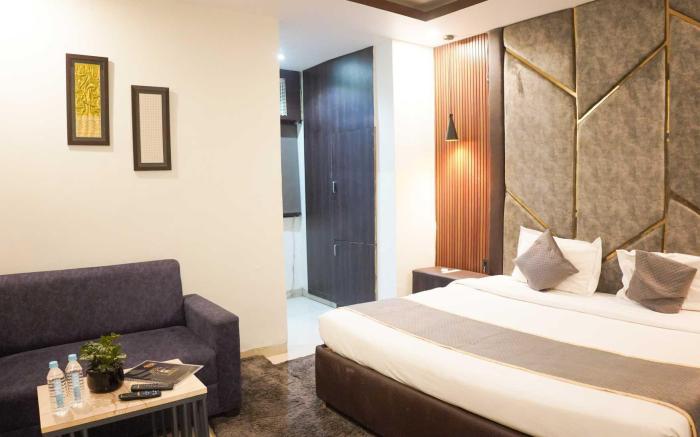The Palatial Hotel