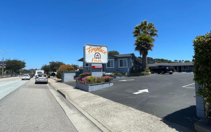 Monterey Fireplace Inn