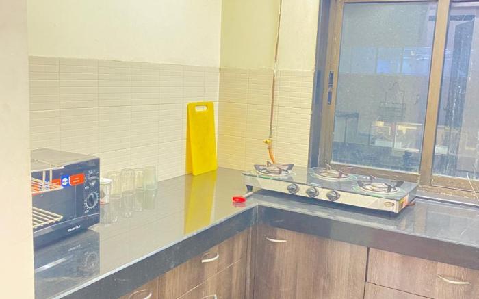 Prime Location 1BHK with Car Pkn